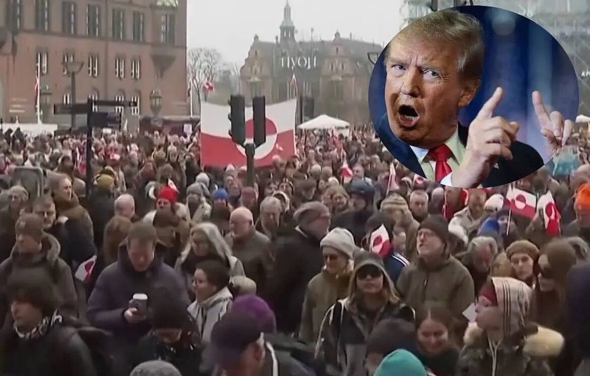 Agentes de seguridad durante protestas por impuesto del 10% por Groenlandia