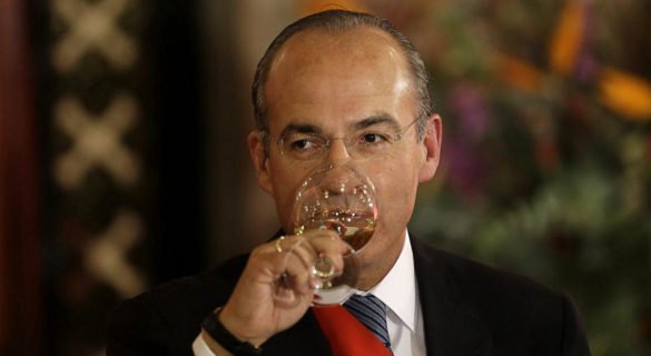 RevuTJ – Felipe Calderón continua compartiendo noticias falsas o de otros países vbg