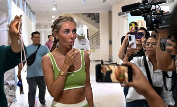 Detención de Bonnie Blue en Bali por autoridades de Indonesia