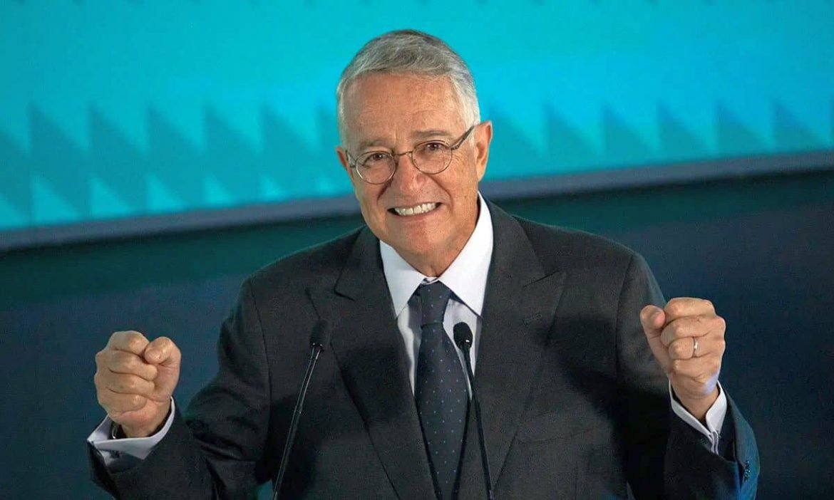 Ricardo Salinas Pliego se destapa como opositor de la 4T