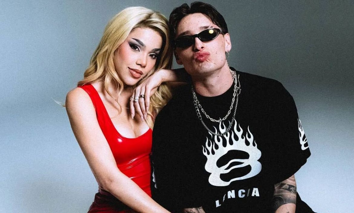 Peso Pluma y Kenia OS confirman su romance en la Pegasus Cup 2025