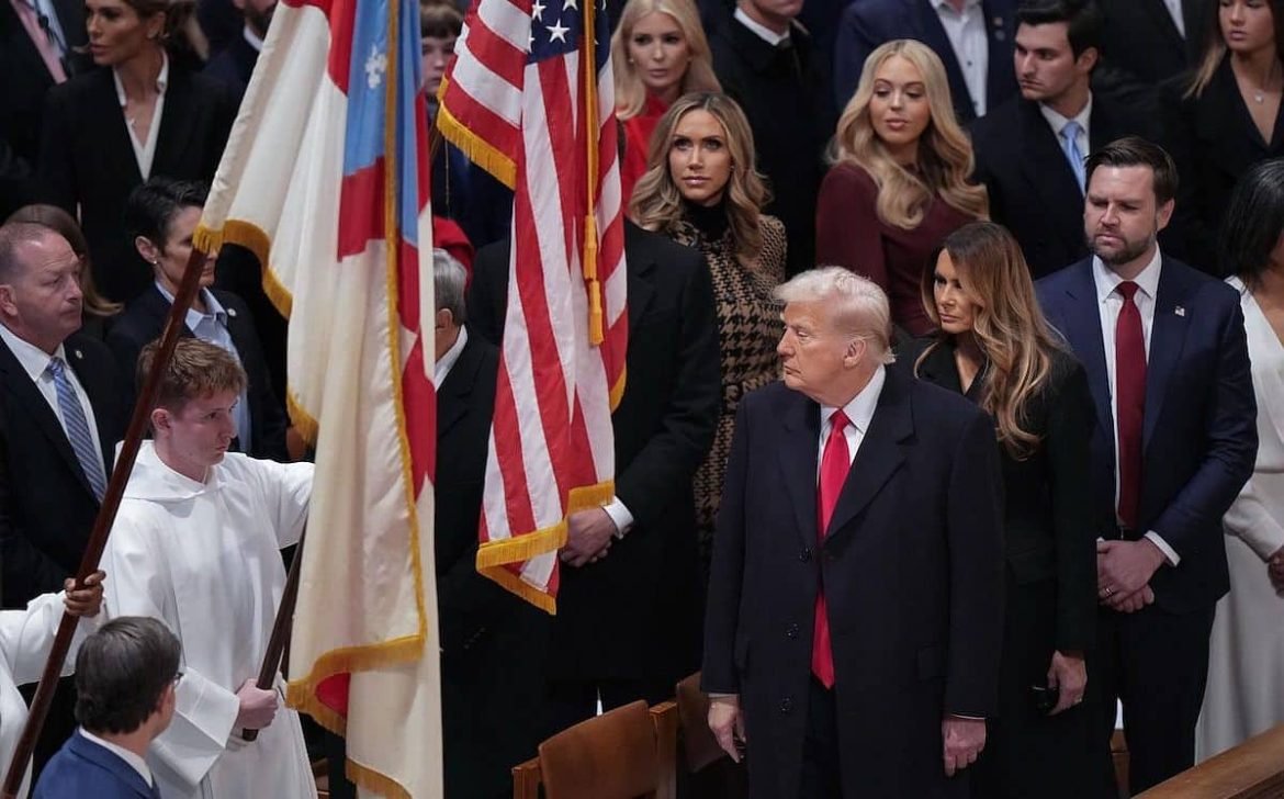 Trump Promueve Libertad de Elección Escolar y Prohíbe Ideologías Antiamericanas