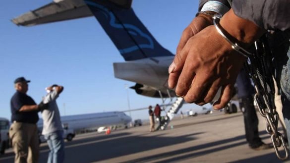 EE.UU. endurece sanciones hasta 20 años de prisión tras una deportación