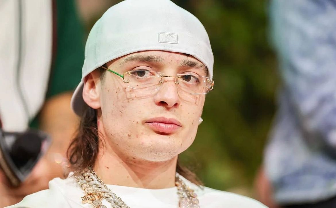 Peso Pluma prepara mudanza a Europa y anuncia gira 2025 – RevuTJ Peso Pluma prepara mudanza a Europa y anuncia gira 2025