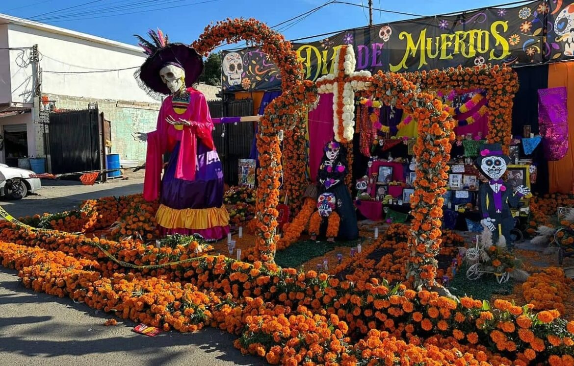 Carro alegórico decorado para el Desfile de Día de Muertos Tijuana 2025
