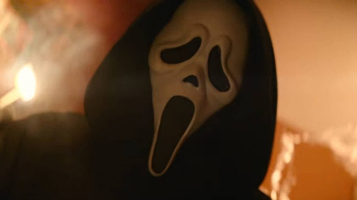 Ghostface sosteniendo su icónico cuchillo en Scream 7