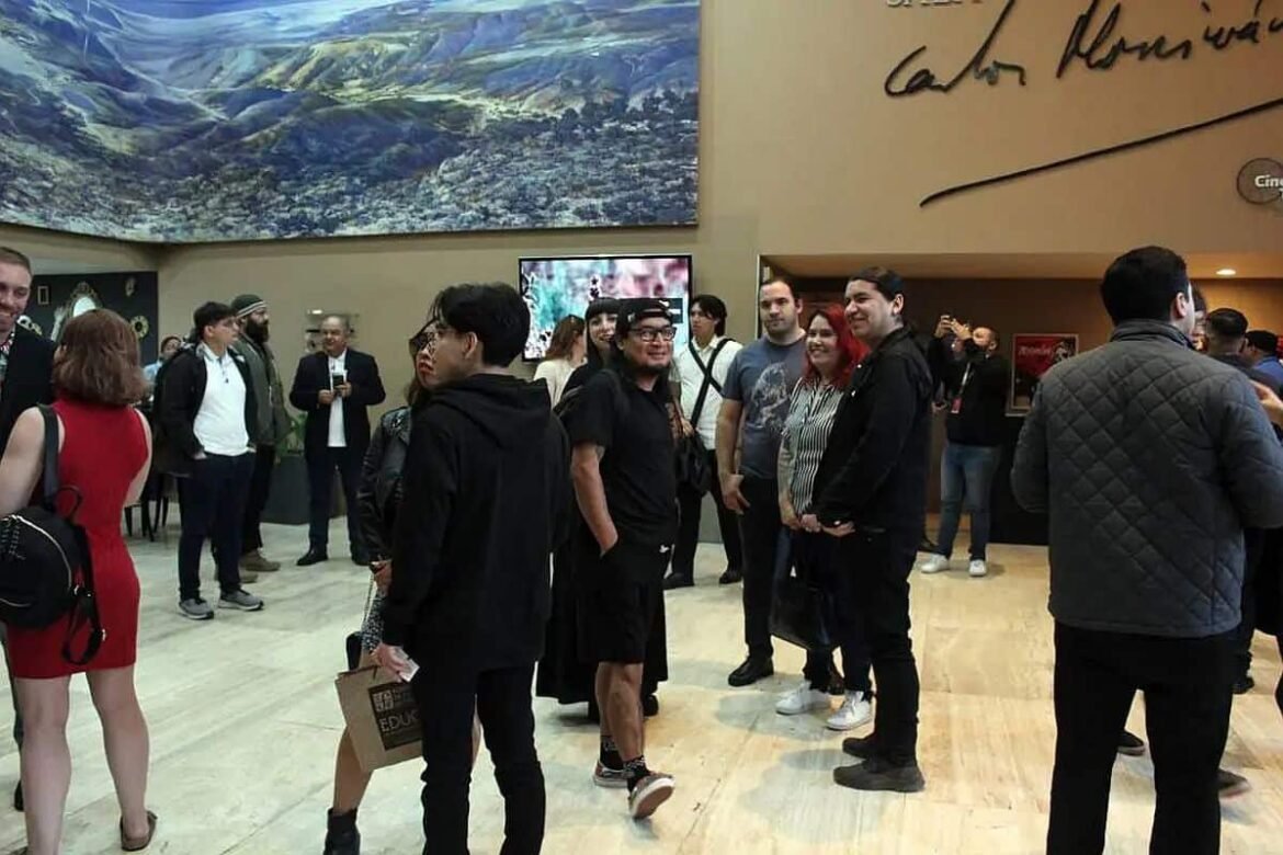 Público asistiendo a la Sala Carlos Monsiváis en Noches de Terror IV